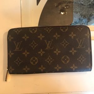 Louis Vuitton Zippy Organizer